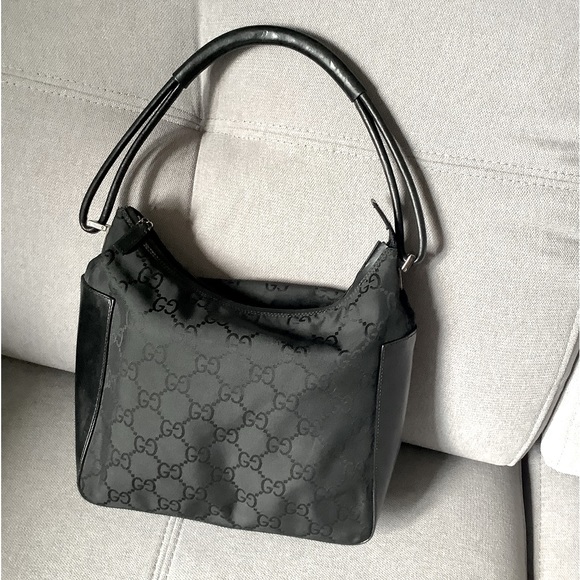 Authentic GUCCI GG canvas shoulder bag π·π·π· - Picture 2 of 15